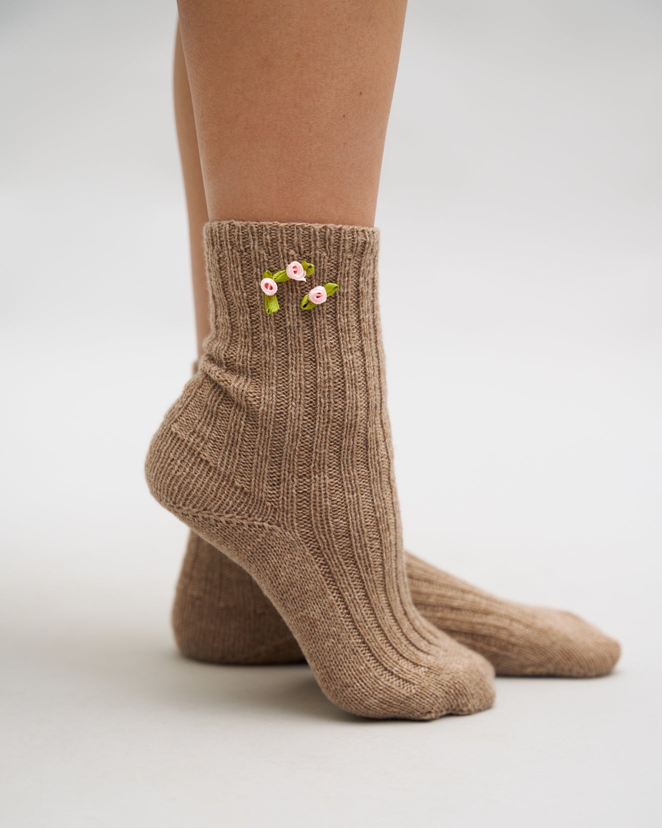 Шкарпетки з атласними квітами KATSURINA + JUL